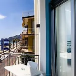 Maniel Hotel