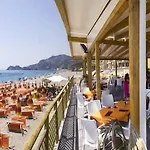 Maniel Hotel
