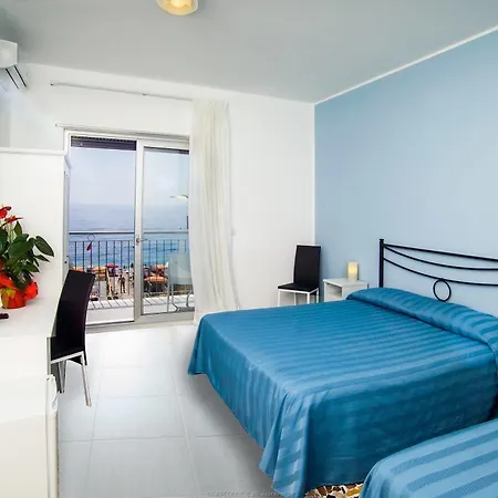 Maniel Hotel